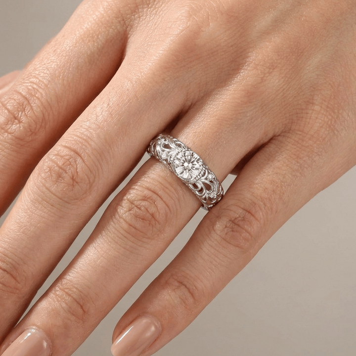 VINTAGE ZIRCONIA SILVER RING