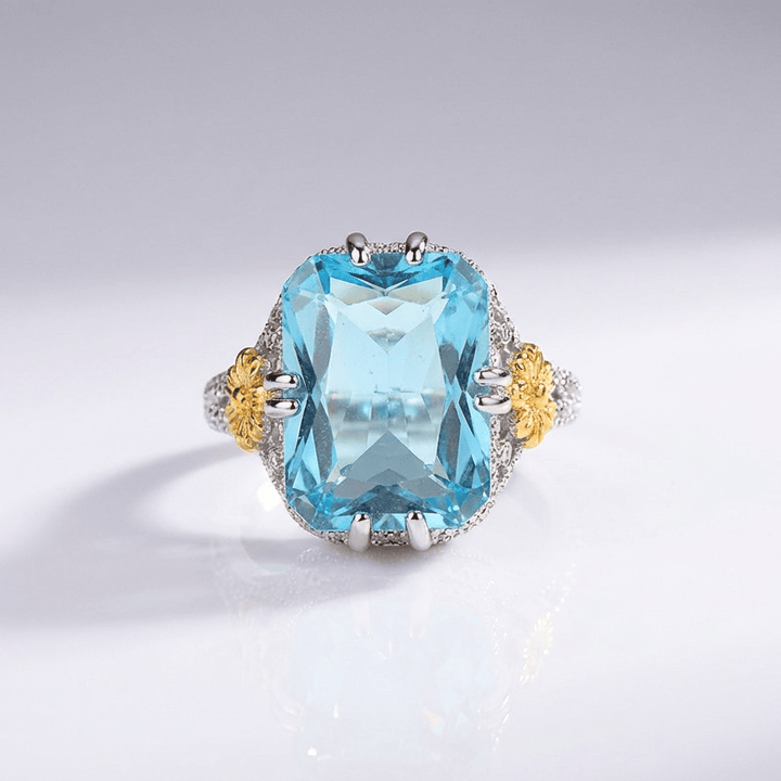 VINTAGE AQUAMARINE GOLD RING