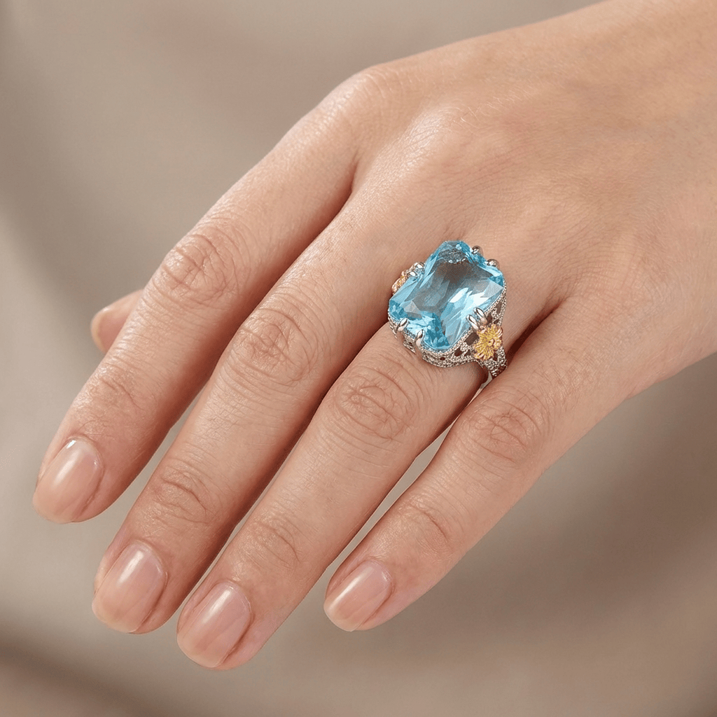 VINTAGE AQUAMARINE GOLD RING