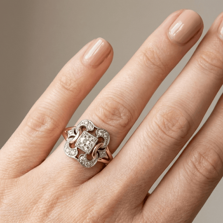 SCULPTURAL DIAMOND RING