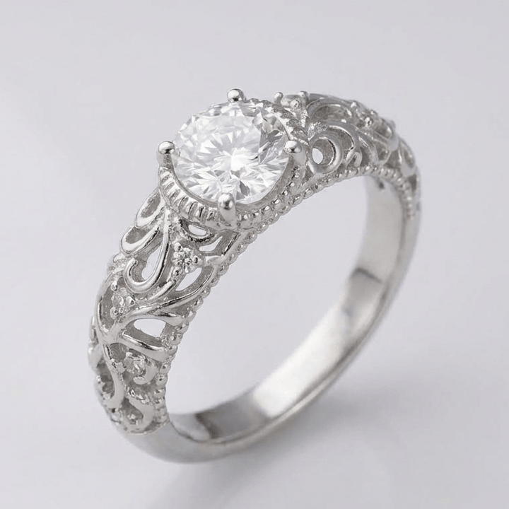 VINTAGE ZIRCONIA SILVER RING