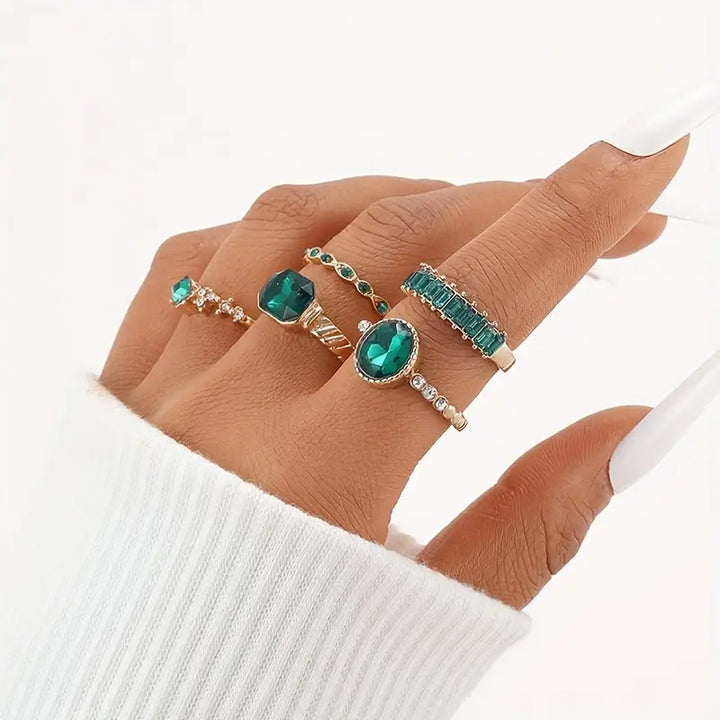 Gold Ring Set with Zarina Emerald