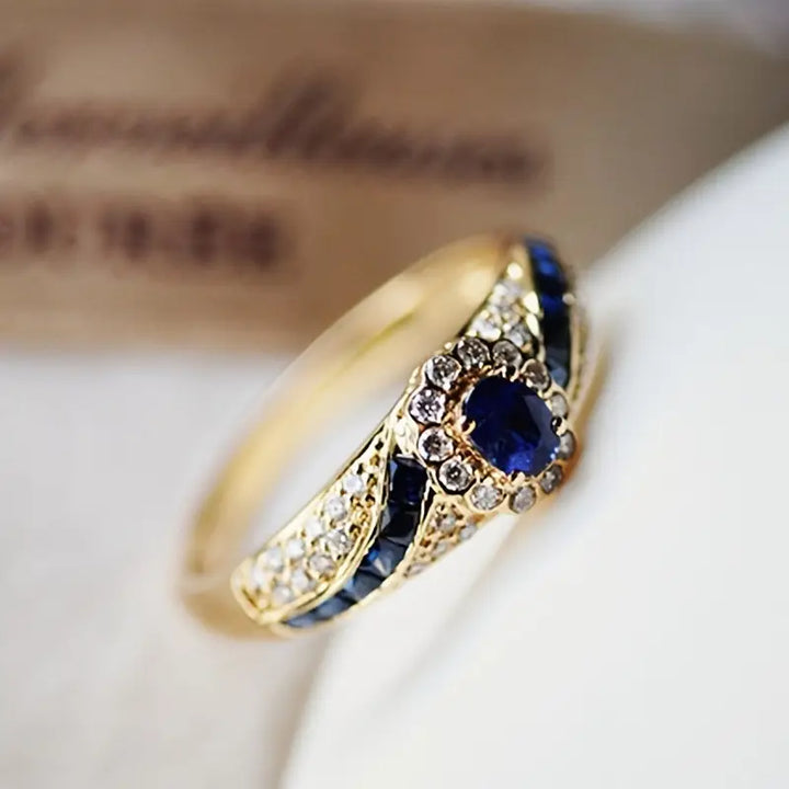 Avelisse Gold Ring