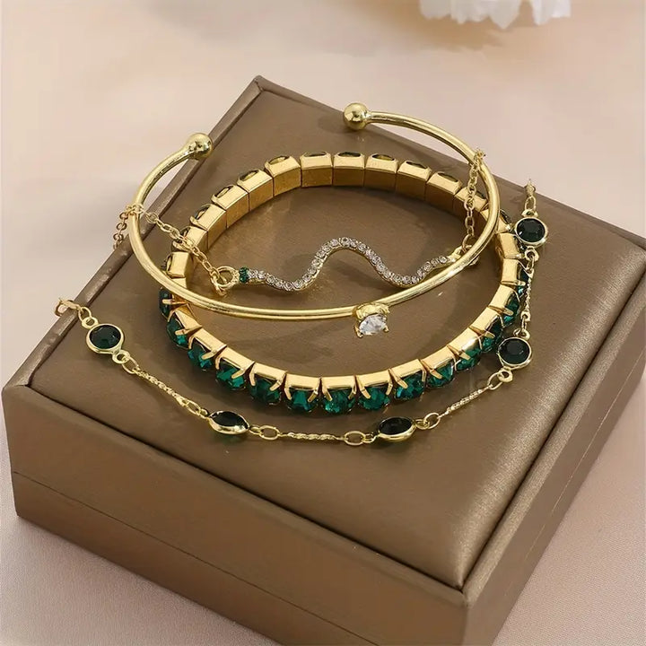 Set of Bracelets in Green Gemstones