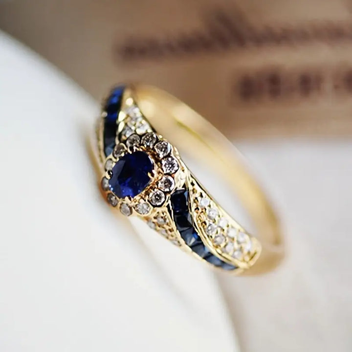 Avelisse Gold Ring