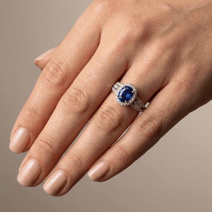 VINTAGE SAPPHIRE HALO RING