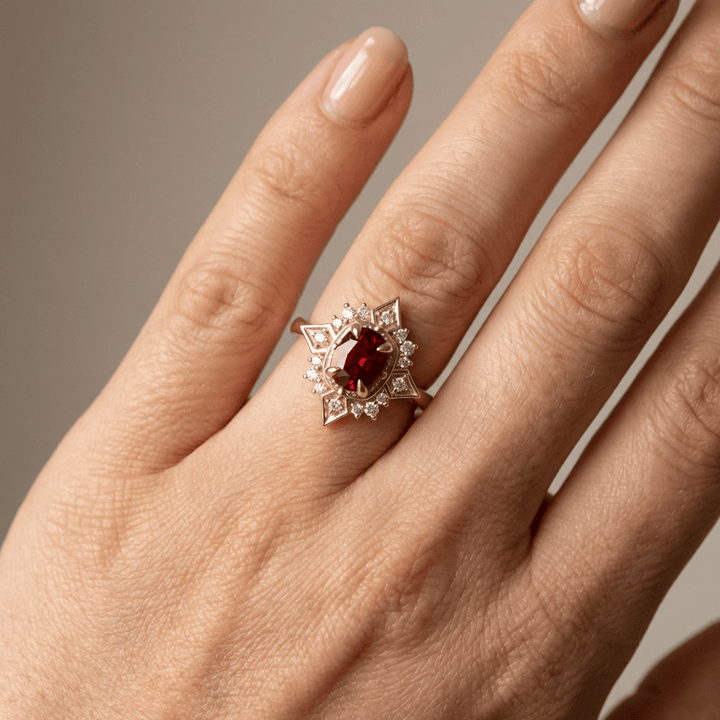 VINTAGE RING IN RUBY GOLD AND DIAMOND
