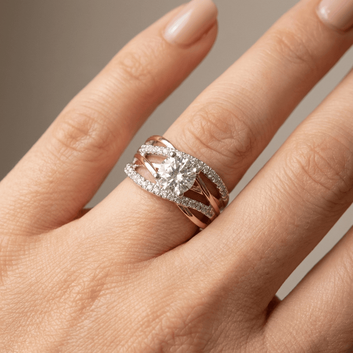 CROSSOVER RING IN ROSE GOLD DIAMOND