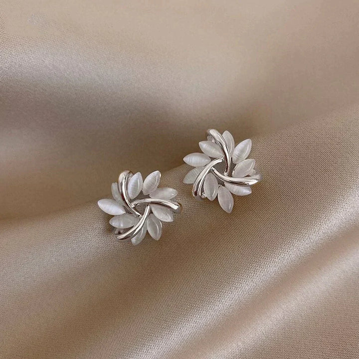 Orecchini a Cerchio con Fiori di Opale